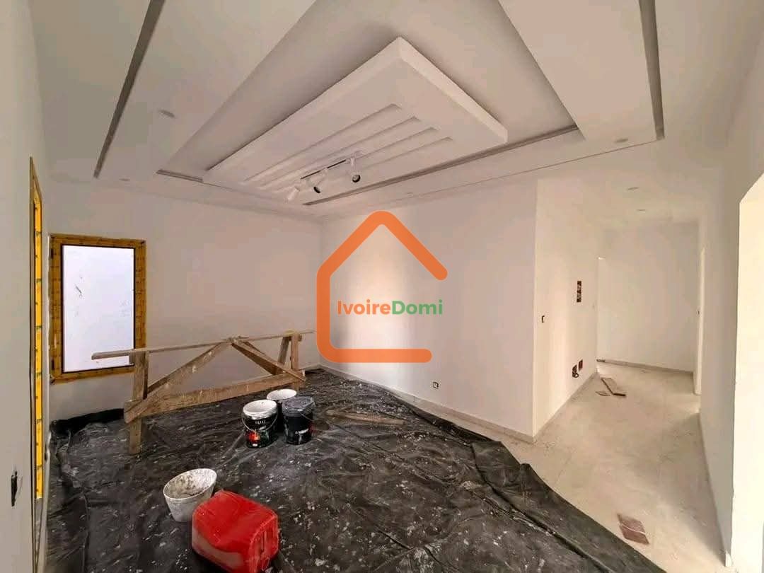 _🏡 VILLA DUPLEX À VENDRE – BINGERVILLE AKANDJÉ 2_ 📍 Zone calme, en plein développement