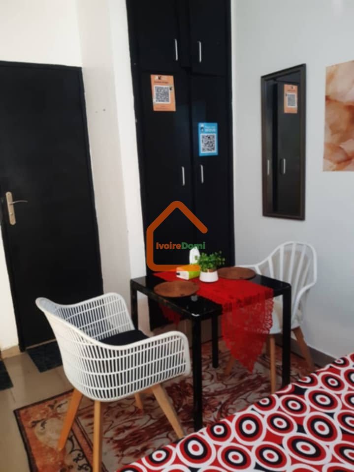 D’APPARTEMENT MEUBLE