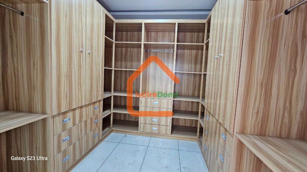 VILLA EN VENTE A ANGRE NOUVEAU CHU -DJOROGOBITE 1