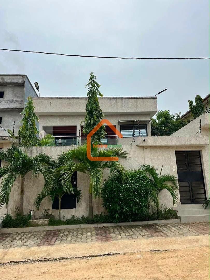 MAISON A VENDRE A COCODY ANGRE 10eme TRANCHE