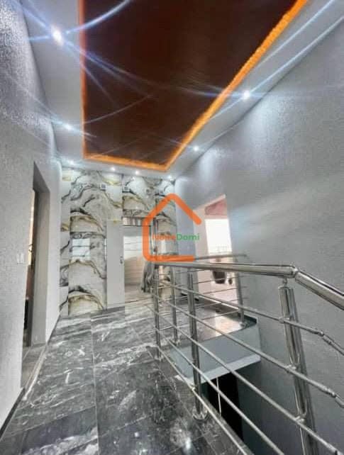 À marcory zone 4 immeuble inachevé R+8 permis R+12 avec ACD