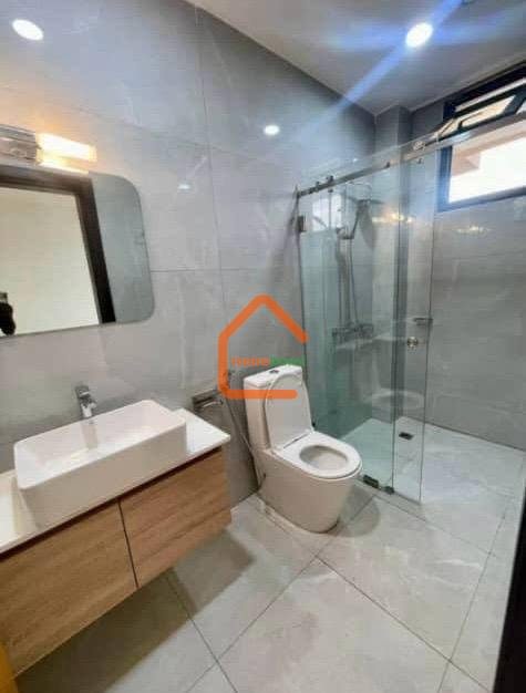 À marcory zone 4 immeuble inachevé R+8 permis R+12 avec ACD