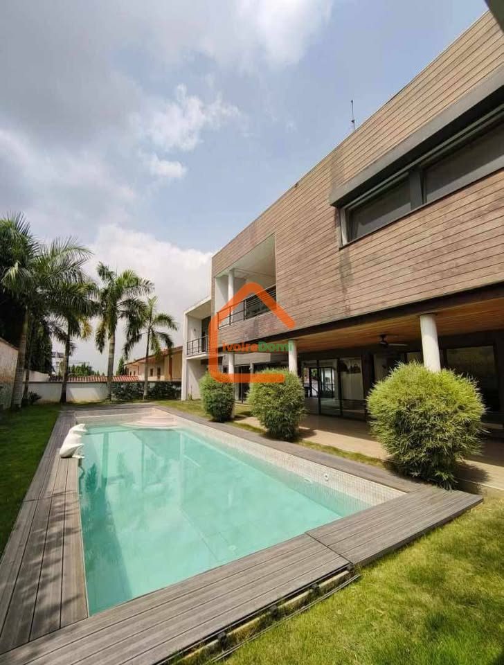 UNE SUPERBE VILLA F8 SUR 1240M2 A LA RIVIERA 3