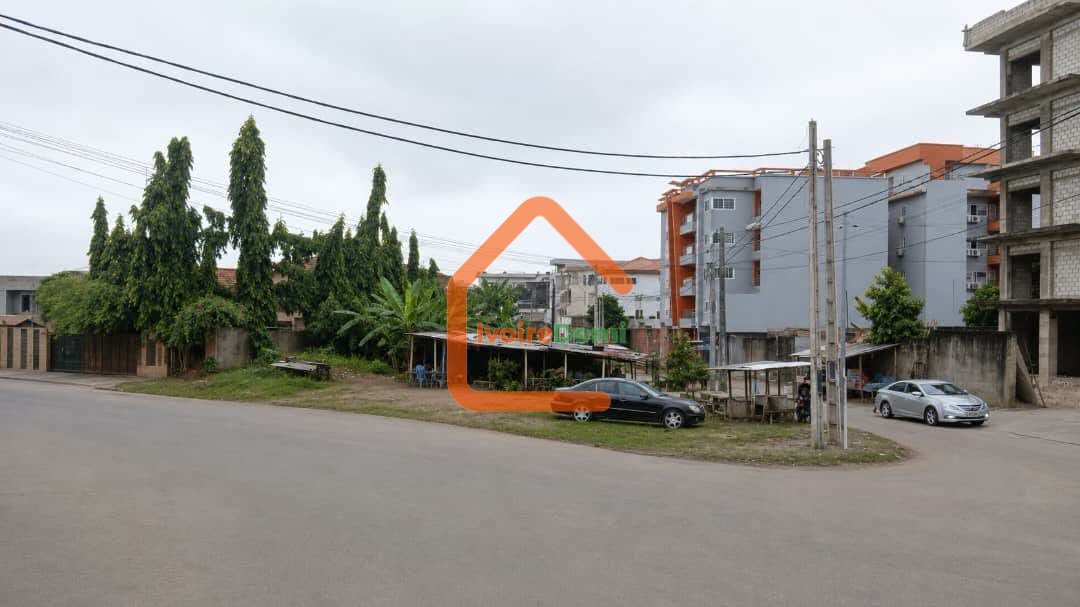 TERRAIN COMMERCIAL EN VENTE RIVIERA PALMERAIE