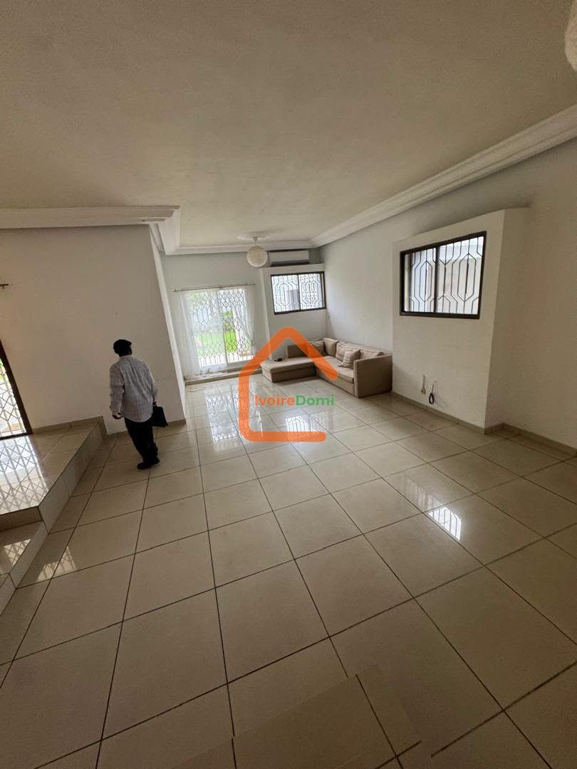 MAISON EN VENTE A COCODY RIVIERA BEVERLY HILLS