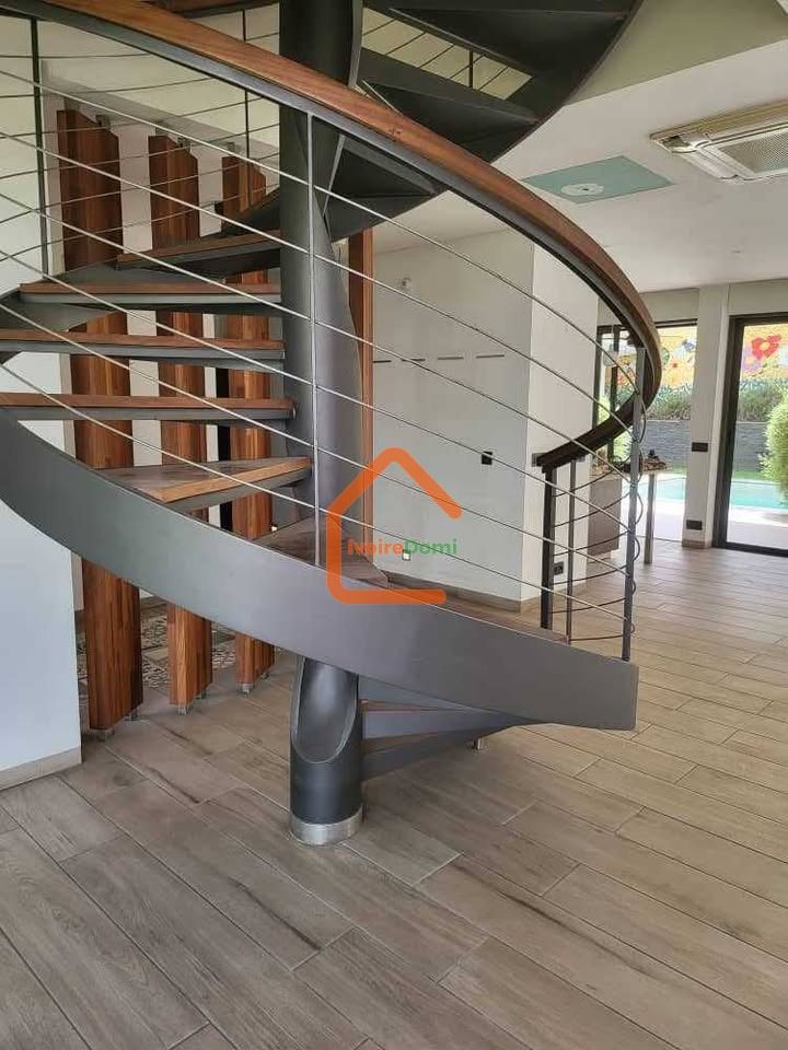 UNE SUPERBE VILLA F8 SUR 1240M2 A LA RIVIERA 3