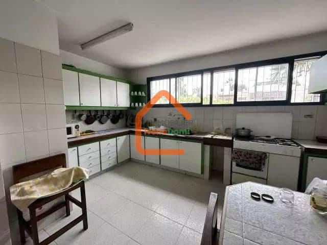 UNE BELLE VILLA BASSE F5 AVEC PISICNE ET JARDIN AU 2 PLATEAUX LES VALLONS SUR 800M2