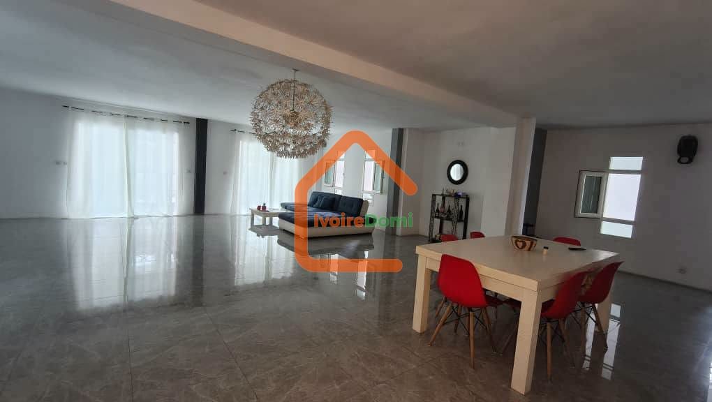 VILLA DUPLEX EN VENTE A BINGERVILLE