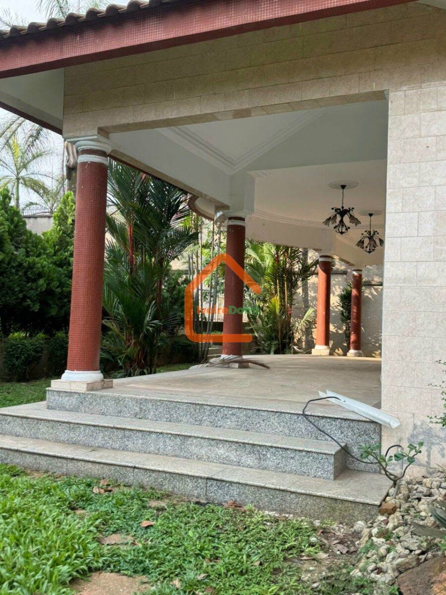 Villa duplex 9pièces – + piscine à Cocody-2 Plateaux les vallons