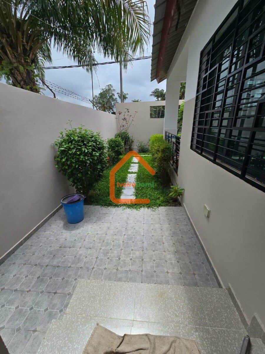 VILLA BASSE EN VENTE