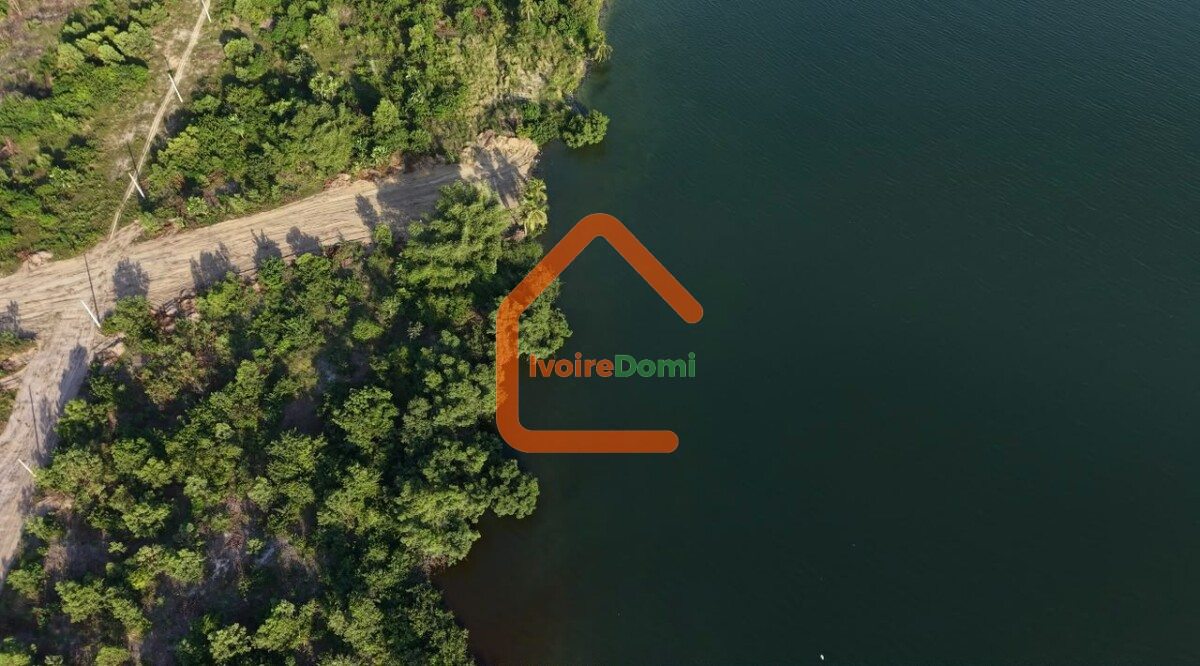 Terrain à vendre à la baie des milliardaires