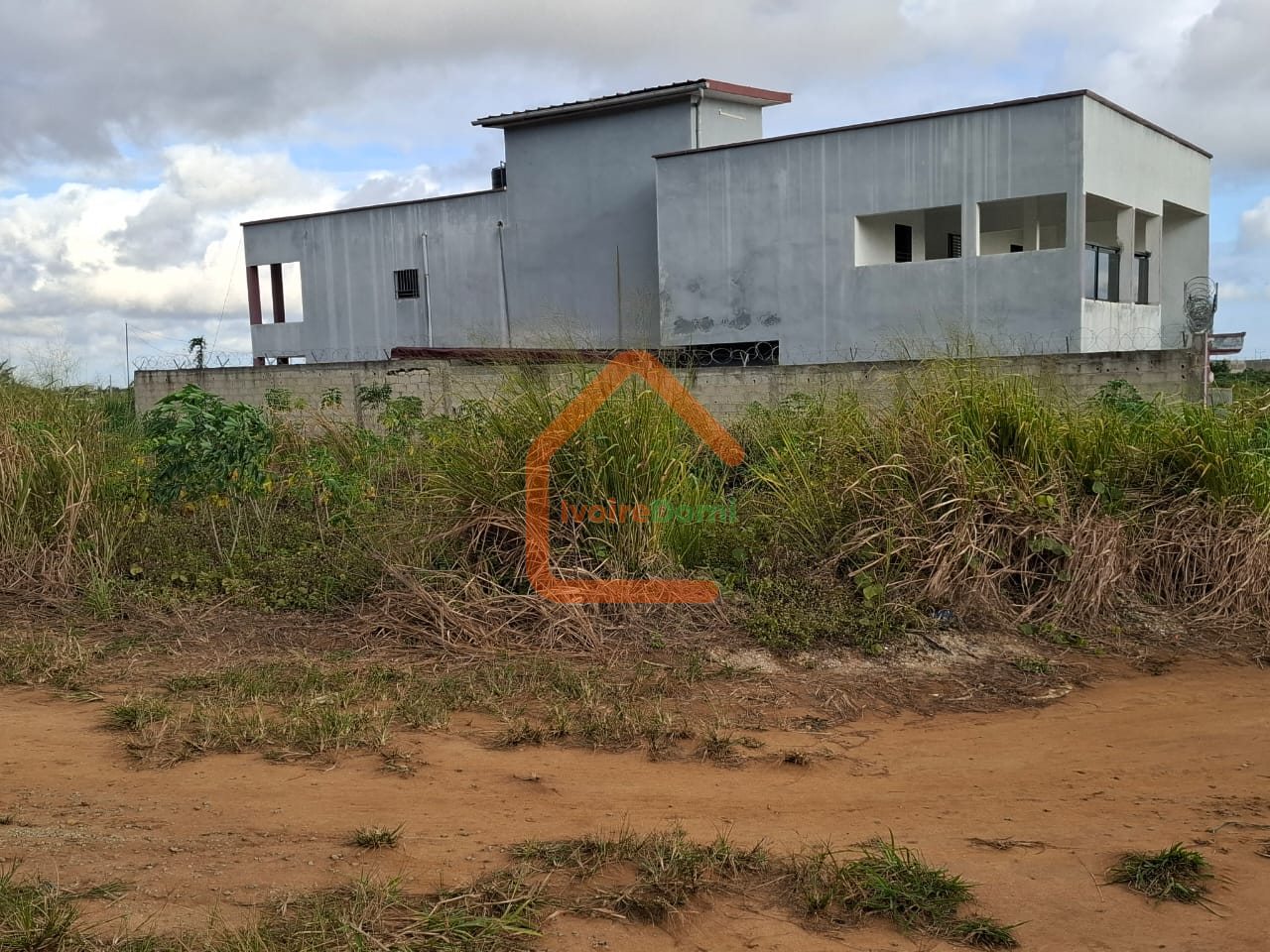 TERRAIN 400 M2 AVEC ACD À BINGERVILLE