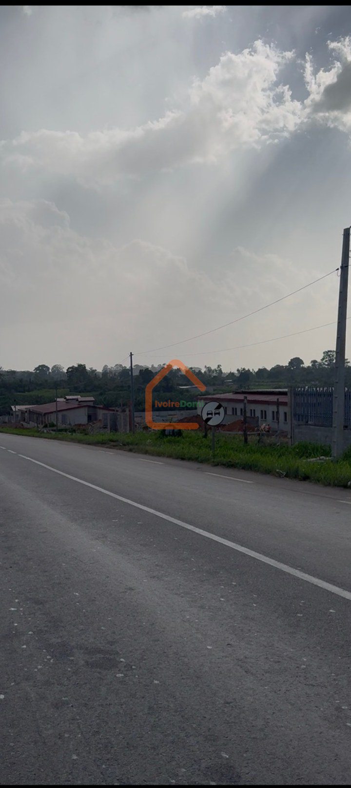 Terrain de 520m2 avec ACD a 20 mn de angré à vendre