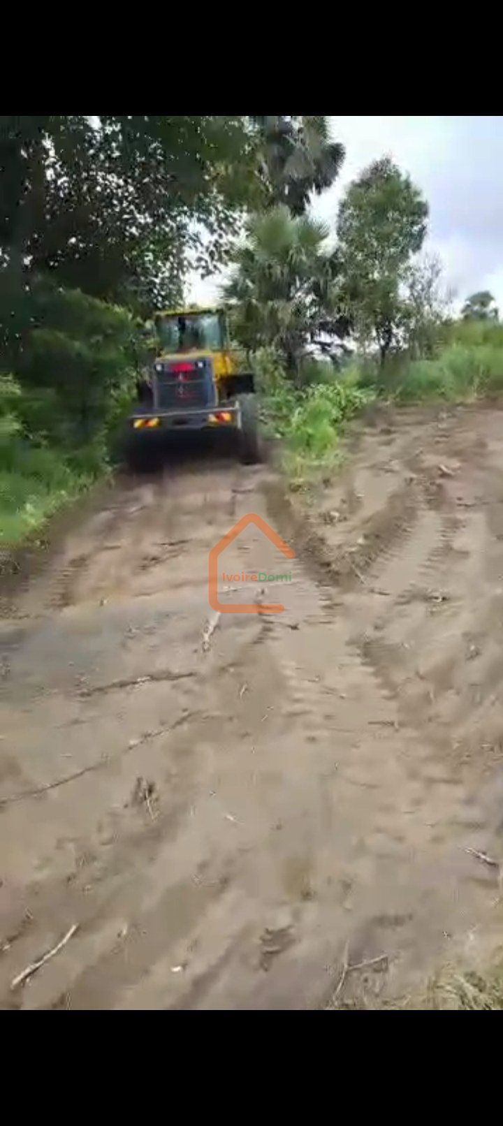TERRAIN COMMERCIAL EN VENTE