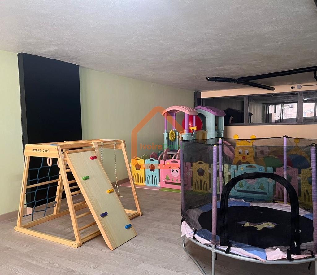 Appartement meublé 4 pièces haut standing marcory zone 4