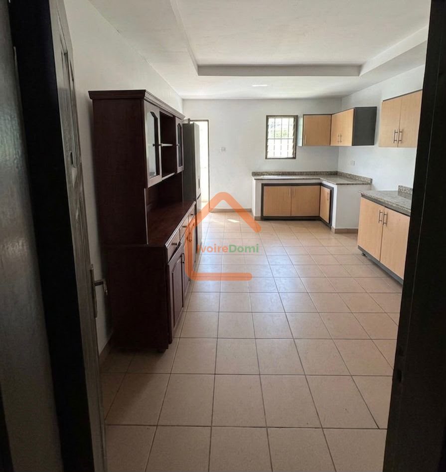 Villa duplex de 7 pièces avec piscine