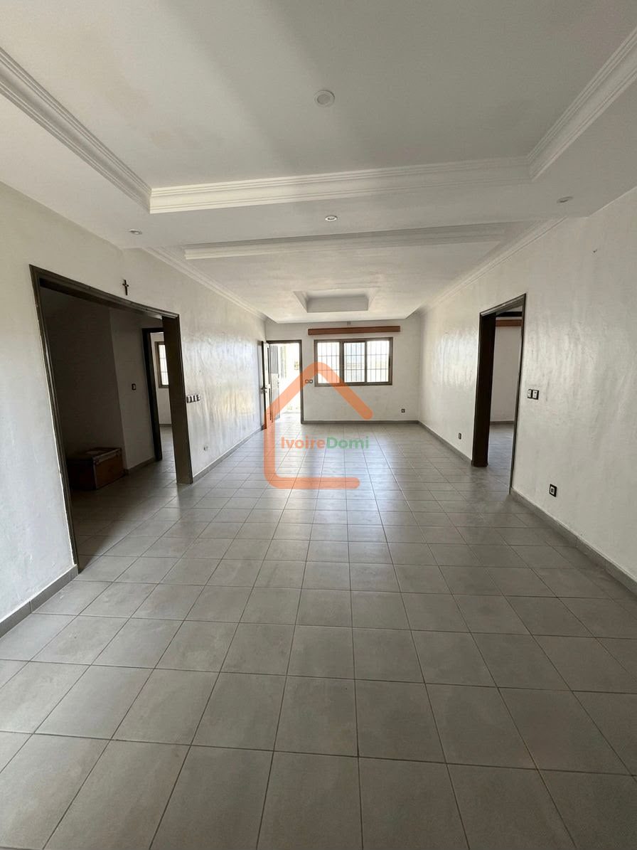 Villa duplex de 7 pièces avec piscine