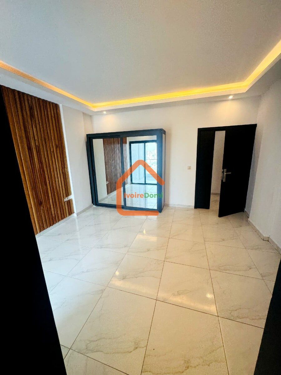 Appartement 3 pièces à Cocody-angré