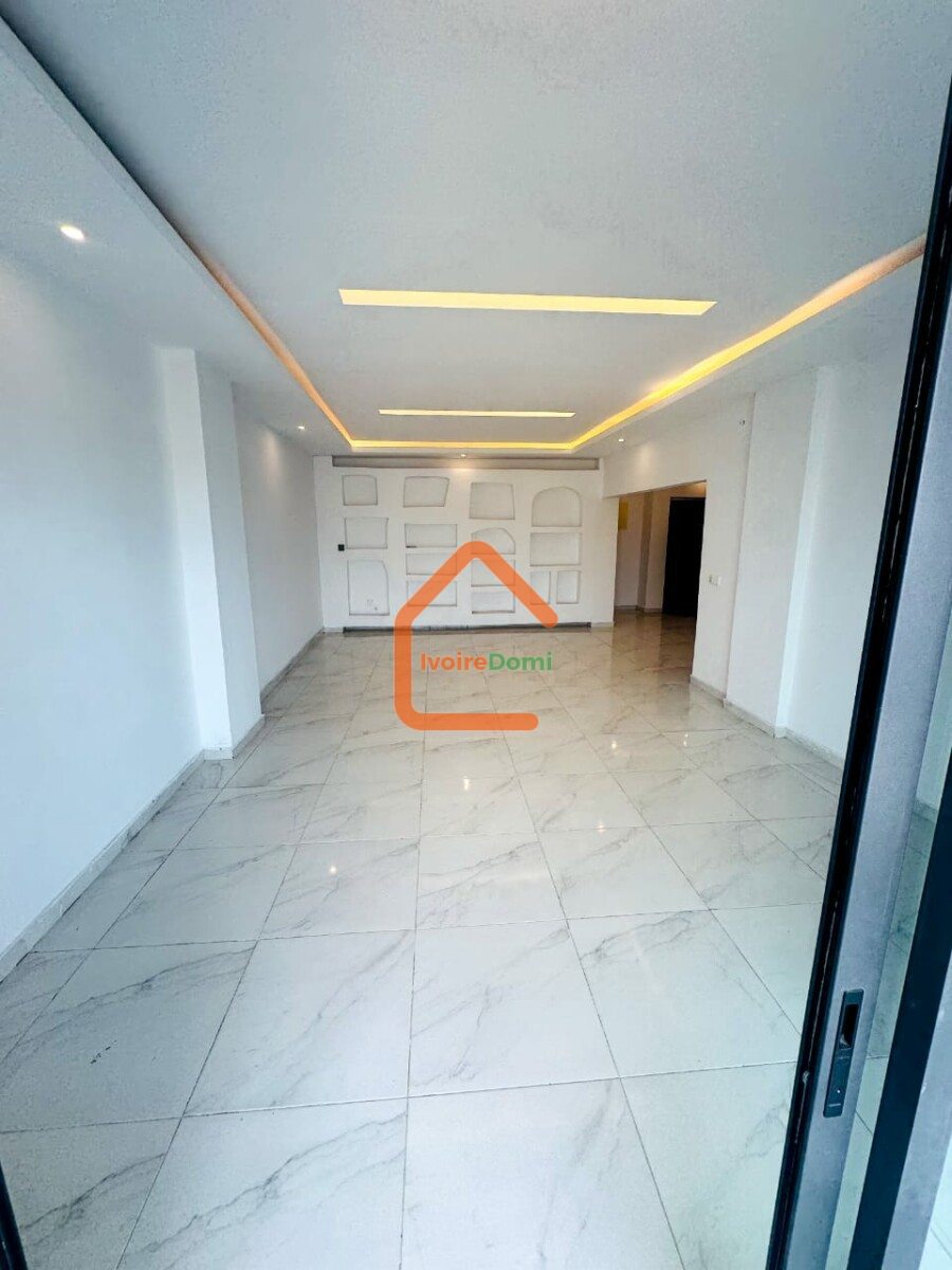 Appartement 3 pièces à Cocody-angré