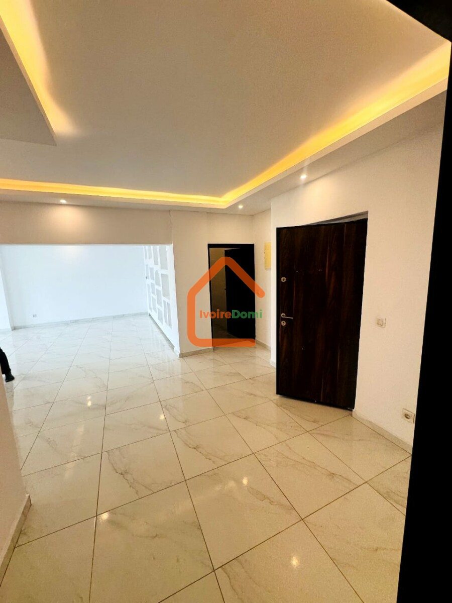 Appartement 3 pièces à Cocody-angré
