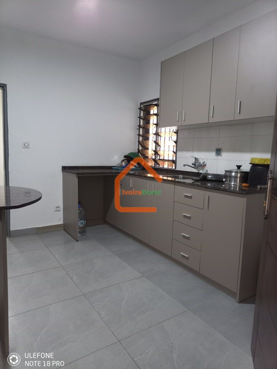 Villa duplex 7pièces à Cocody-Angré
