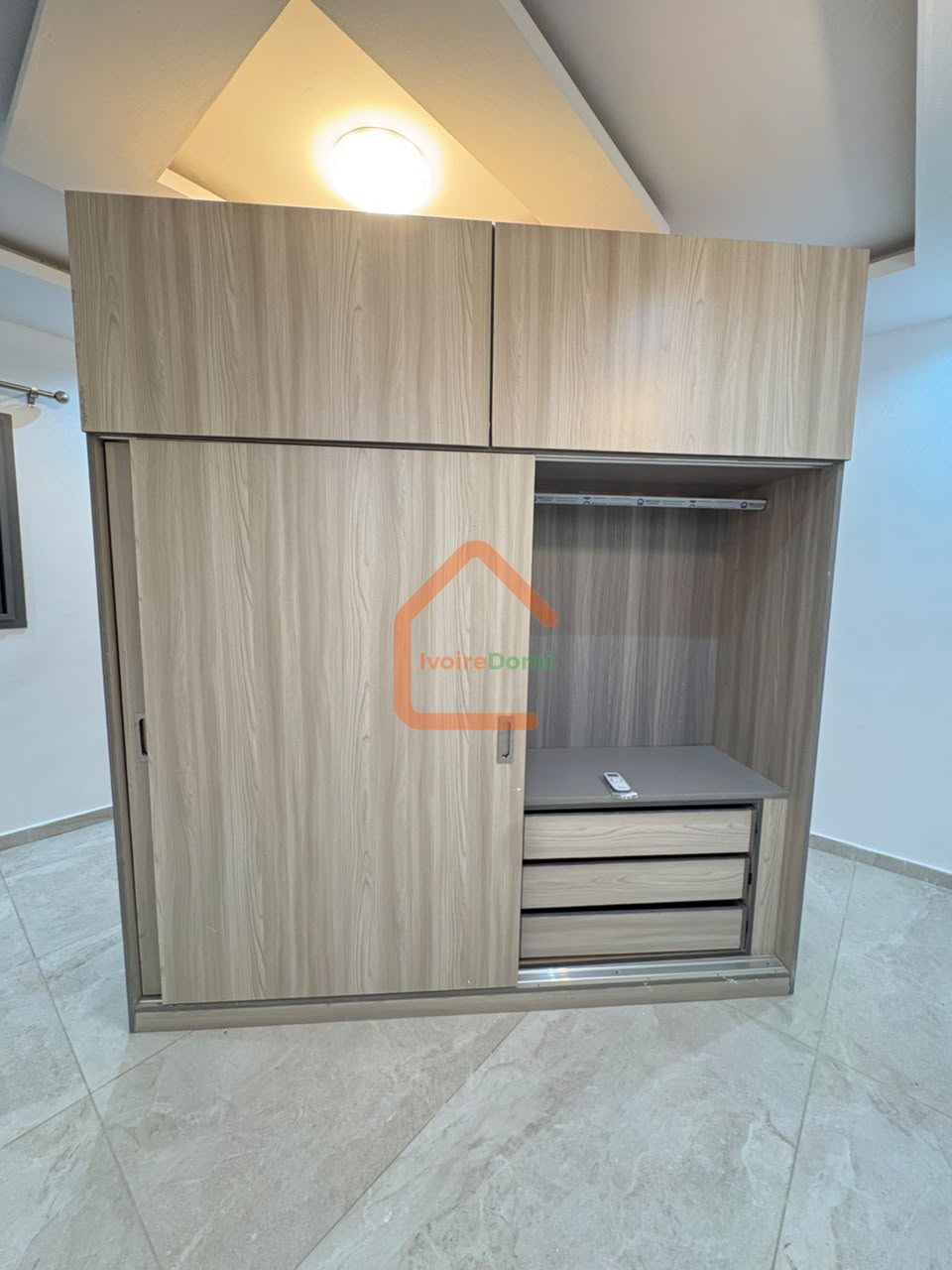 Appartement de 3 pièces à louer à Cocody nouveau CHU