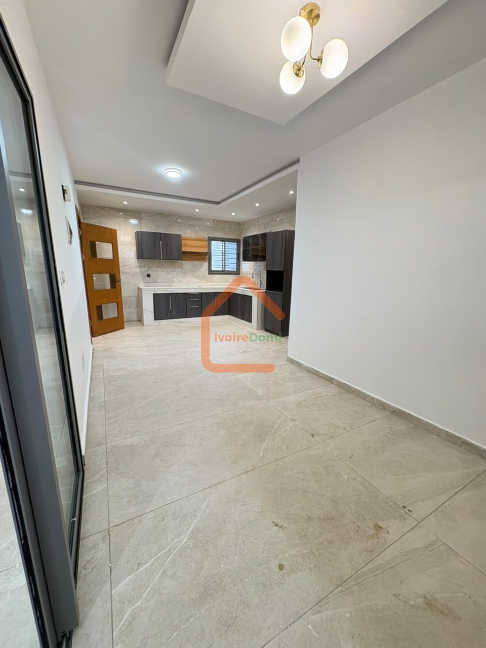 Appartement de 3 pièces à louer à Cocody nouveau CHU