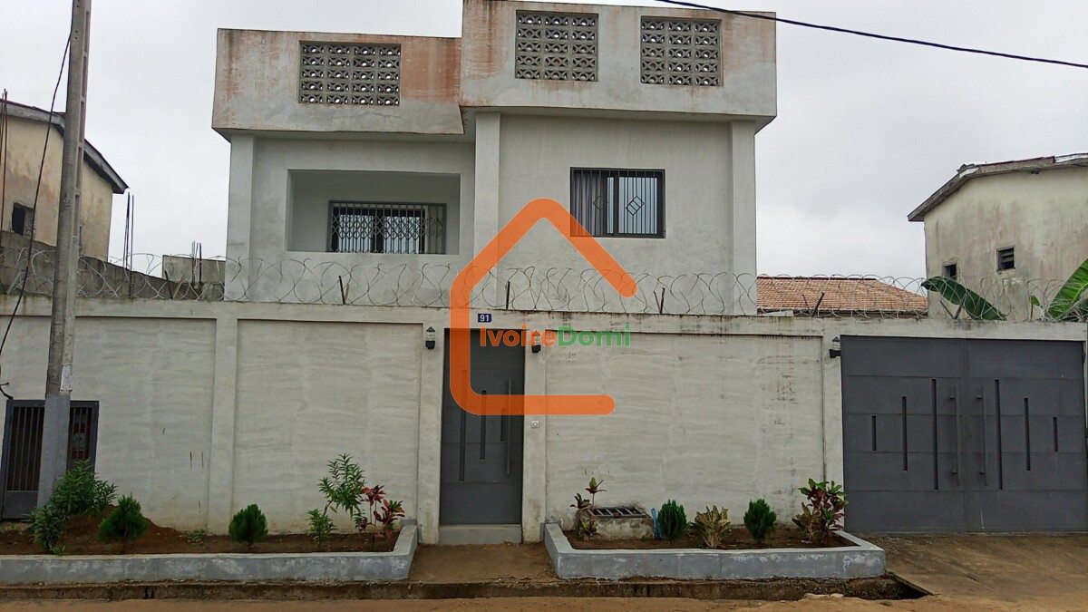 Villa duplex 7pièces à Cocody-Angré