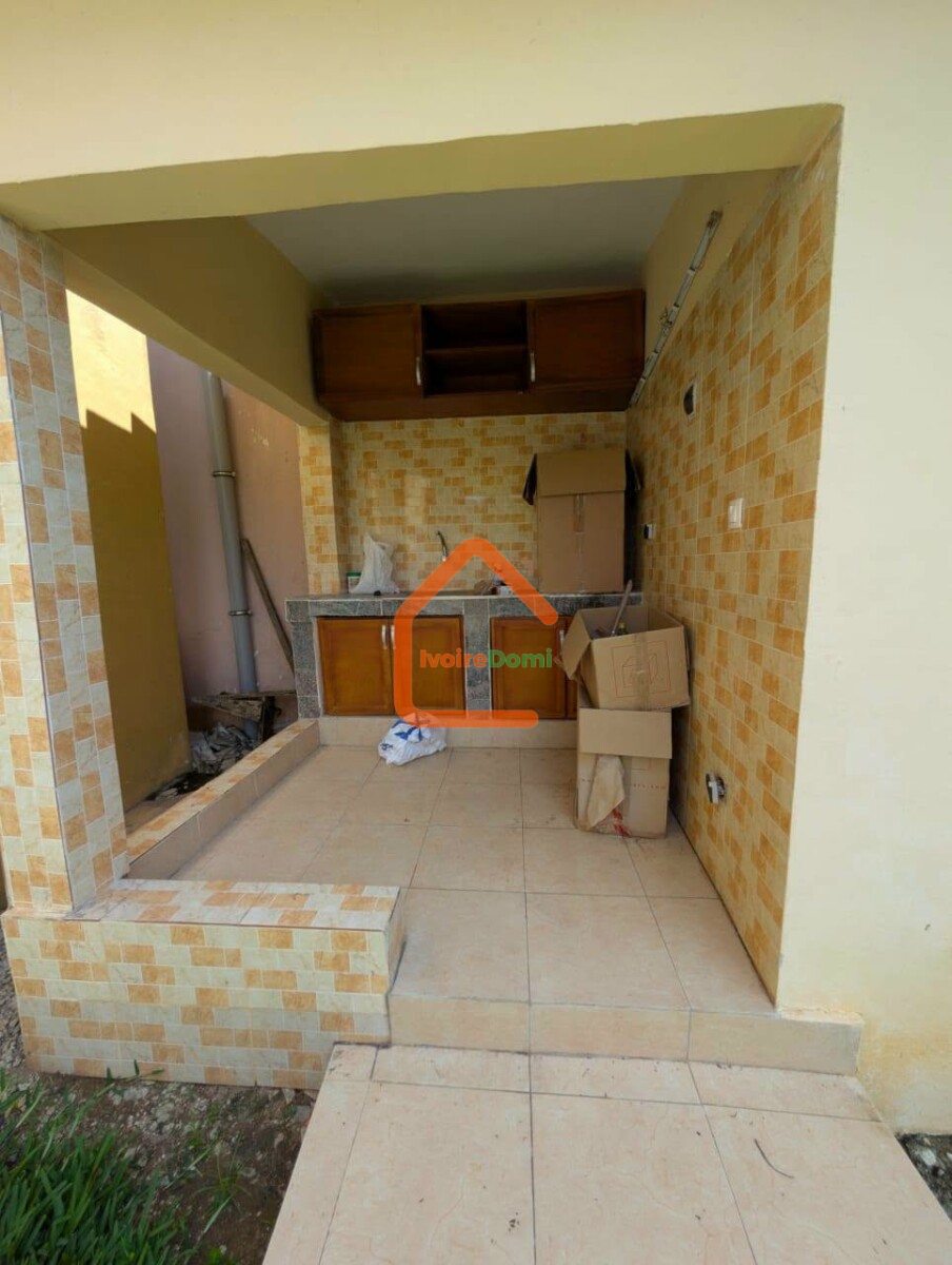 Villa duplex 5pièces à Cocody-Angré