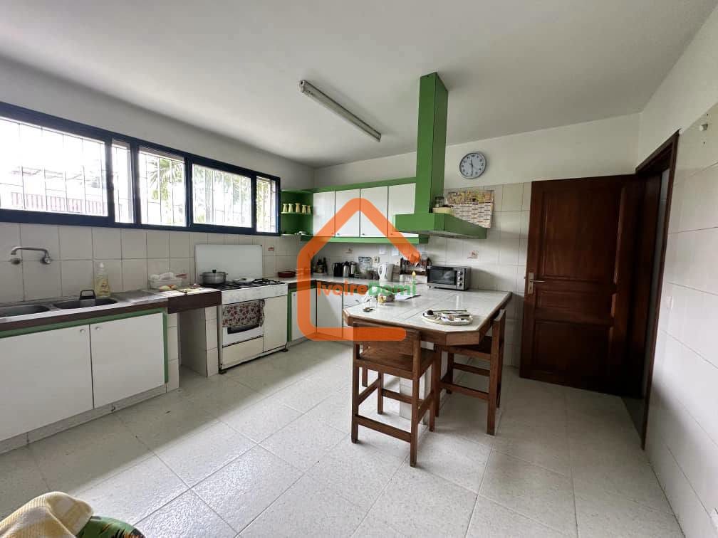 VILLA BASSE EN VENTE