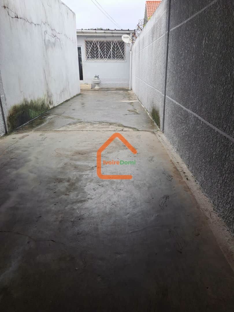 VILLA BASSE EN VENTE
