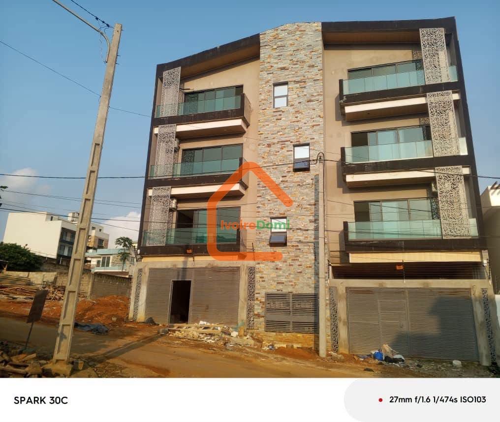 D’UNE VILLA BASSE 4 PIÈCES À SONGON ADIAPOTÉ