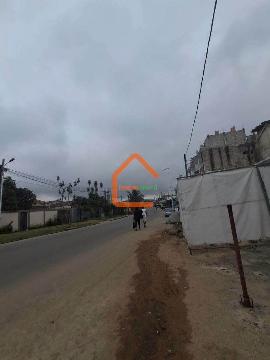 MAGASIN EN LOCATION