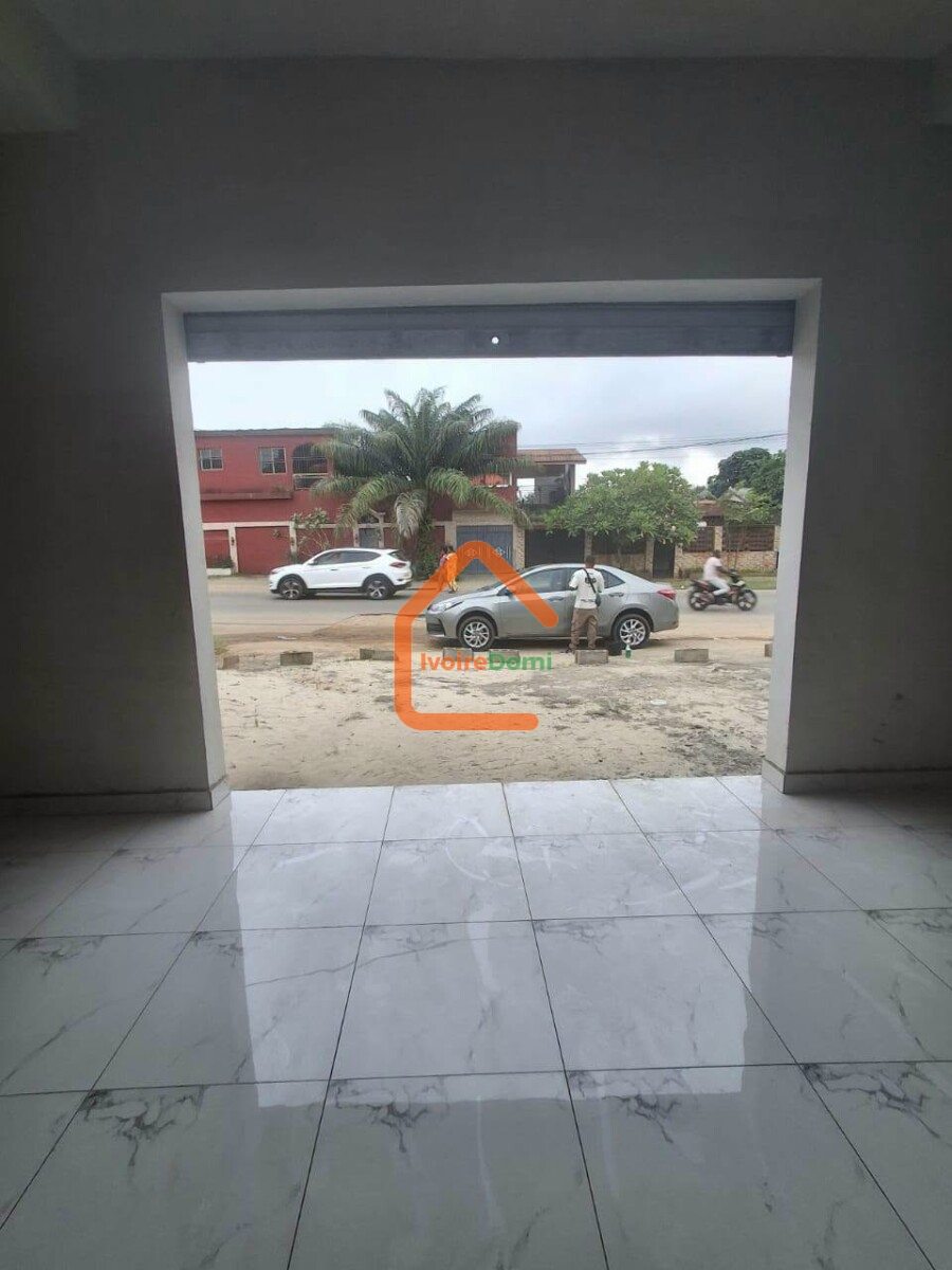 MAGASIN EN LOCATION