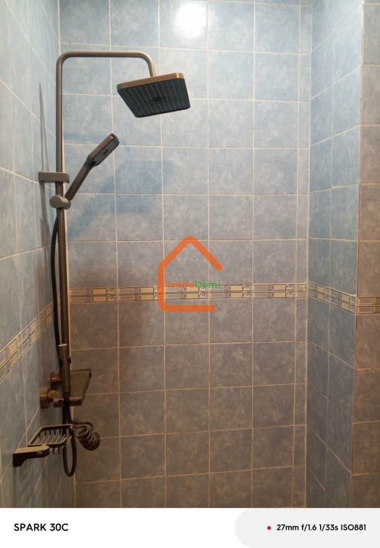 DIRECT COCODY ANGRÉ NOUVEAU CHU Un appartement de 5 pièces très bien situé