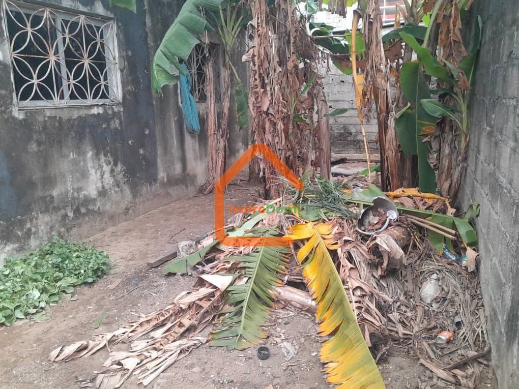 Villa duplex à l’angle de rues à Cocody-angré