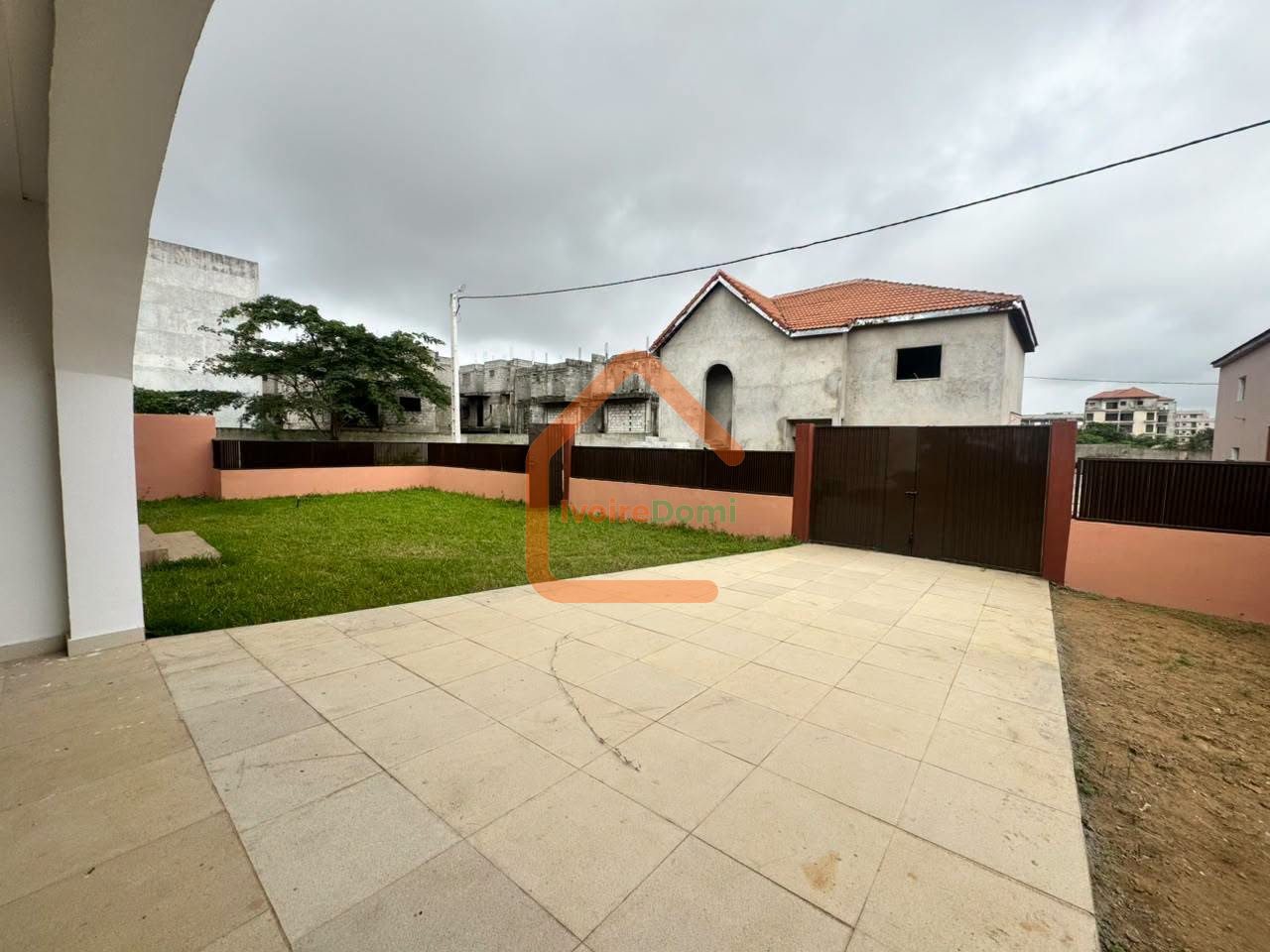 Villa duplex 5pièces -Port bouet