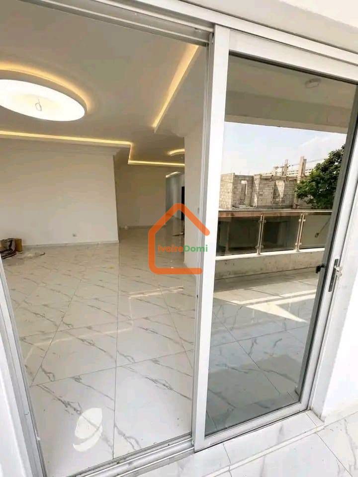 Villa duplex 7 pièces à Cocody-riviera 3