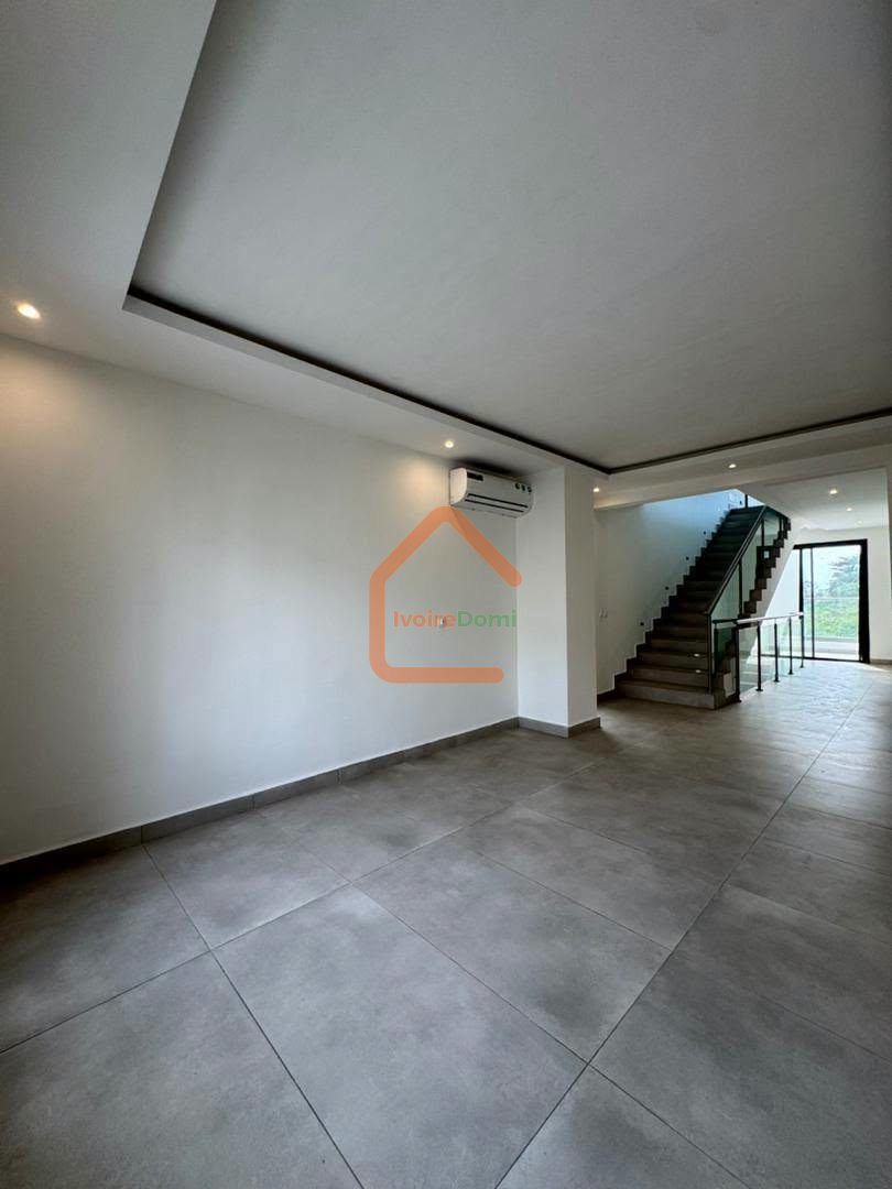 Villa duplex de 7 pièces