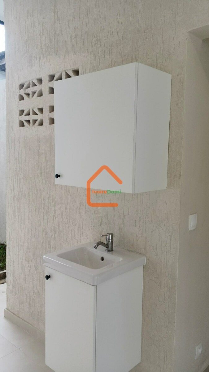 Villa 5 pièces Cocody deux plateaux