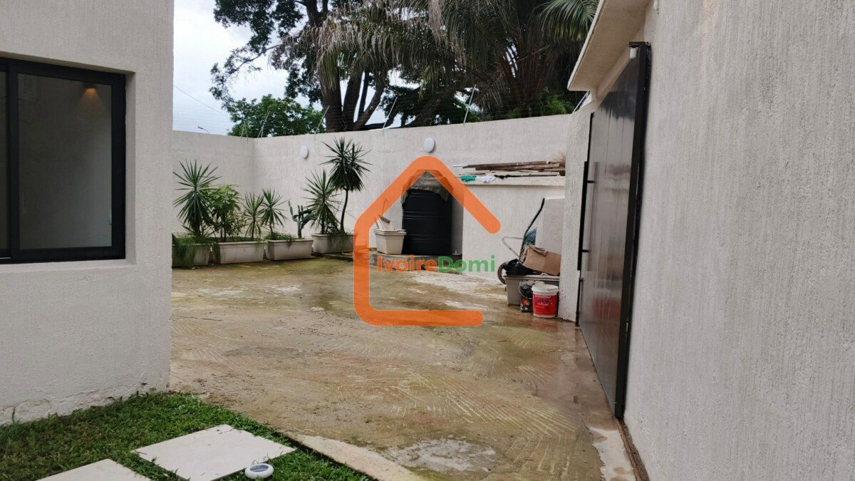 Villa 5 pièces Cocody deux plateaux