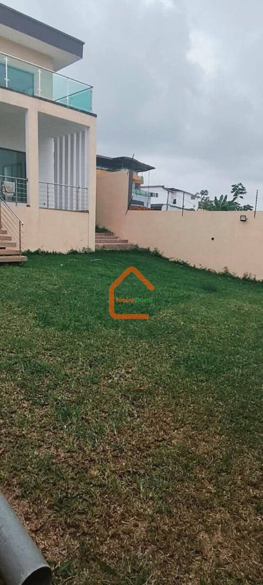 Villa de 11 pièces à vendre Riviera abata cité du port