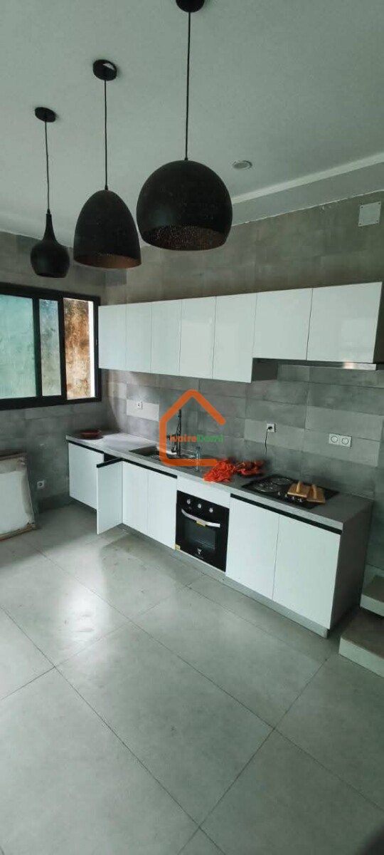 Villa de 11 pièces à vendre Riviera abata cité du port