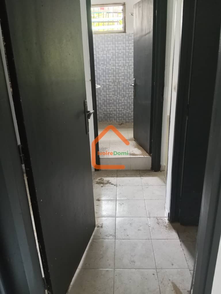 Appartement 4 pièces à Cocody Riviera golf