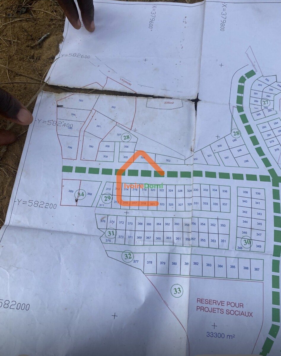 1 bloc de terrain de 10 lots sur terre ferme à la baie des milliardaires du côté Bbr