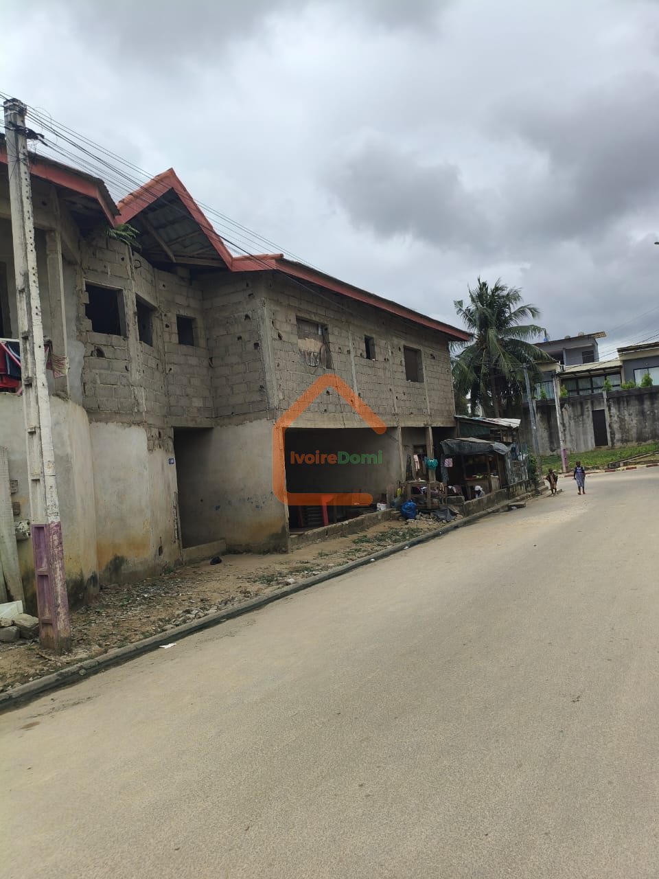 TERRAIN COMMERCIAL EN VENTE