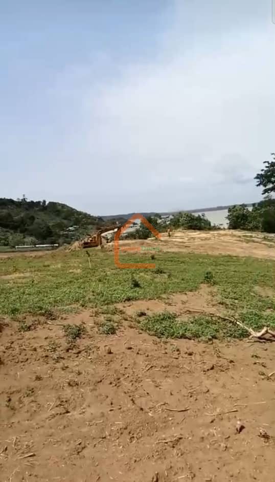 TERRAIN 1600M2 A M’BADON AVEC ACD