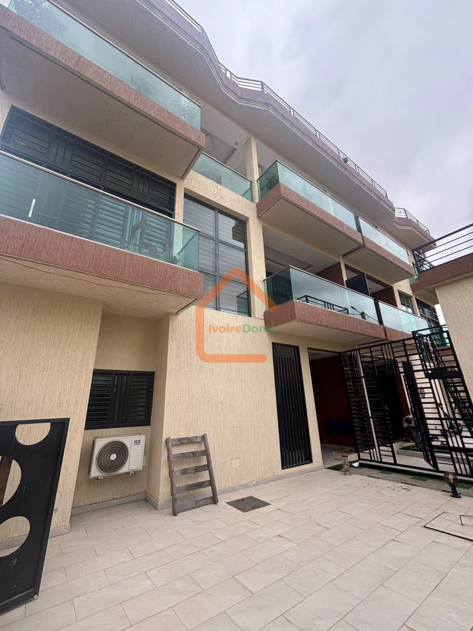 Villa duplex de 7 pièces
