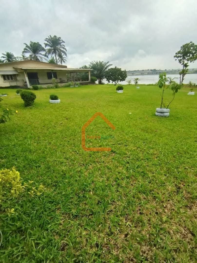 OPPORTUNITE TERRAIN AGBOVILLE