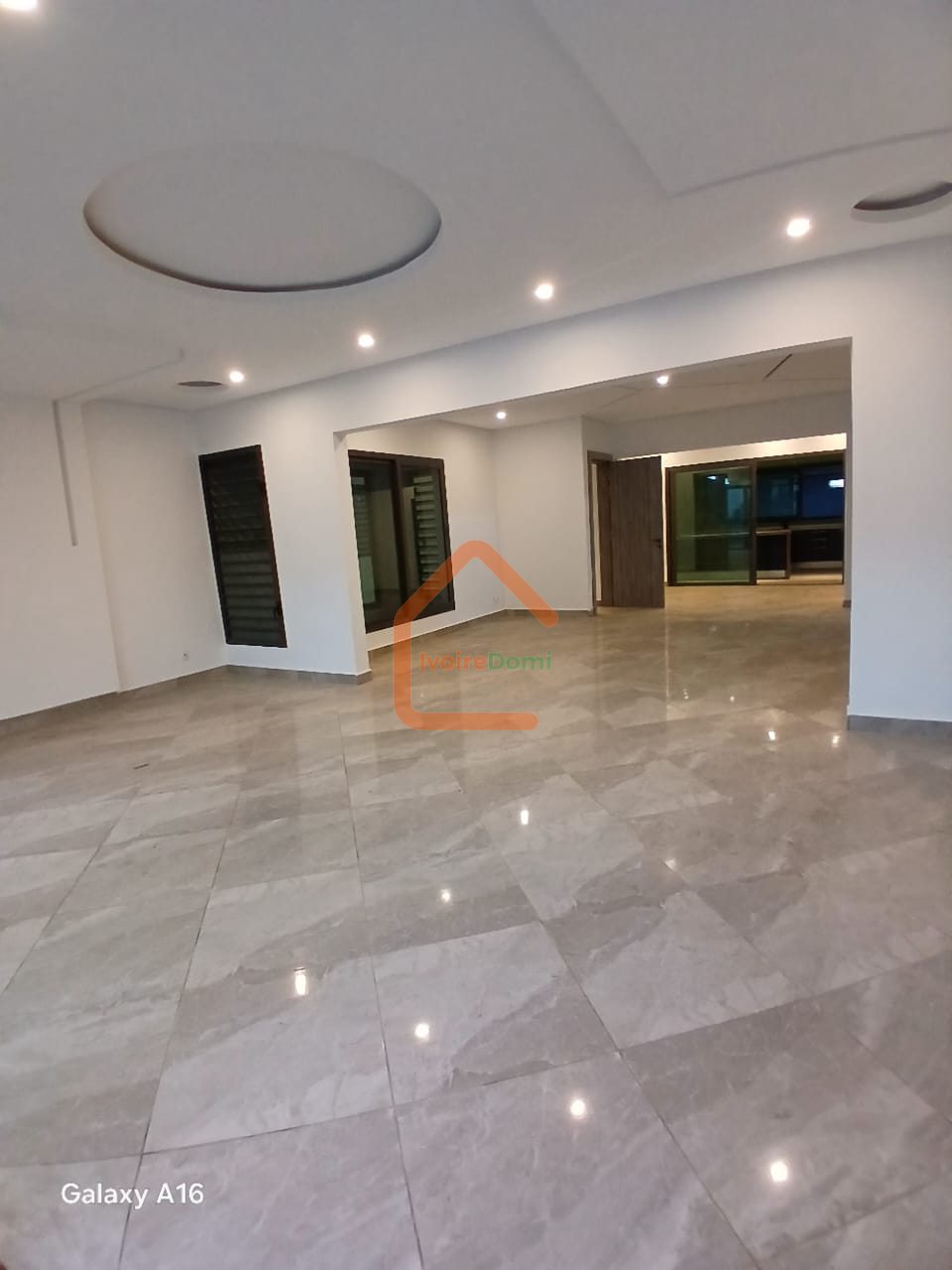 🏡 RIVIERA 4 – VILLA DUPLEX T12 DE HAUT STANDING À LOUER